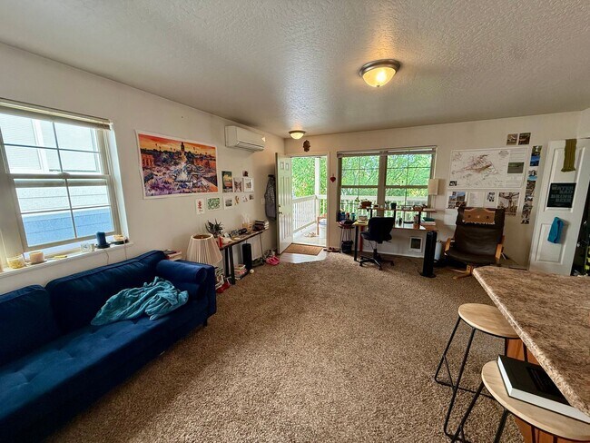 Building Photo - 1315 Montana St