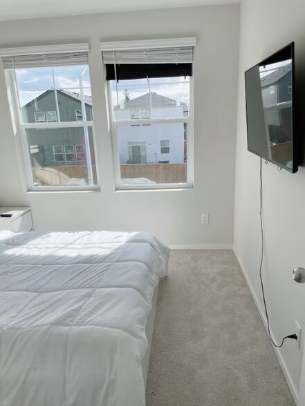 Building Photo - 13764 NE 67th Wy