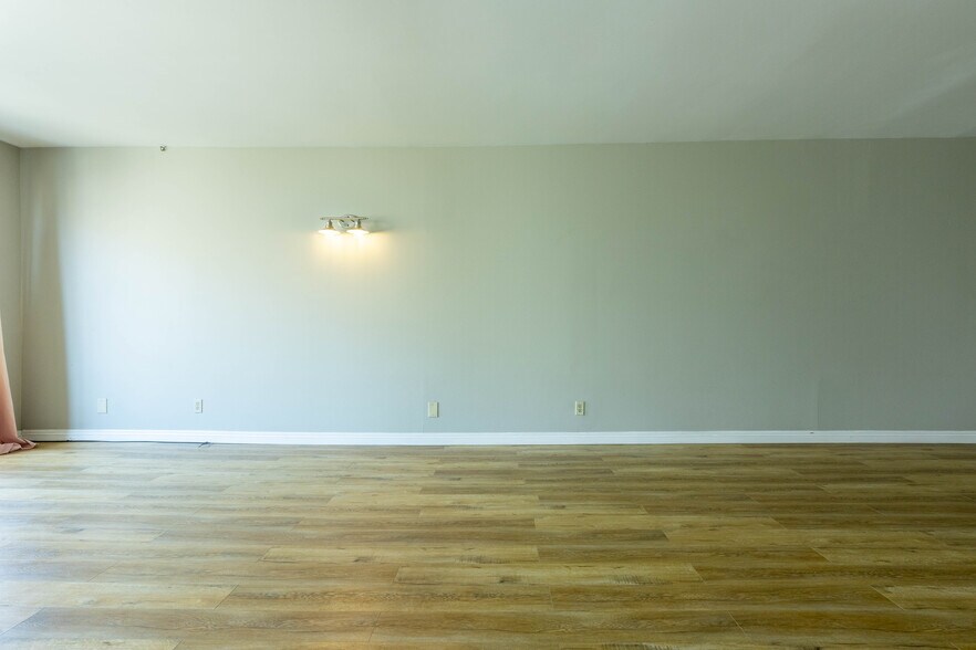 Building Photo - 5125 Harold Way