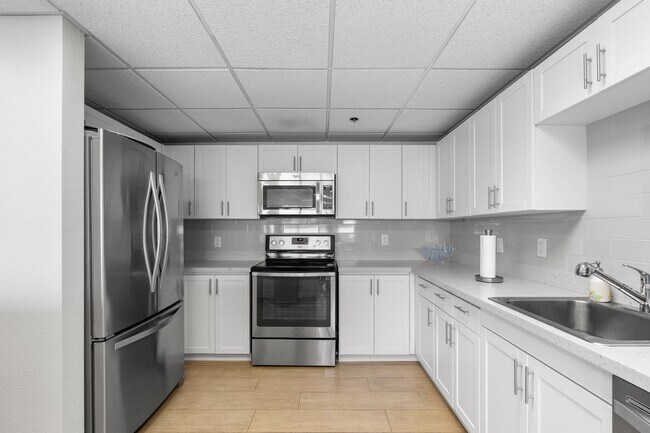 Building Photo - 4505 S Ocean Blvd