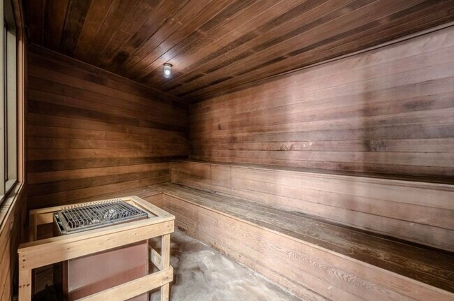 Building Photo - 5371 Central Ave