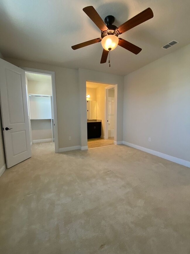 Building Photo - Exquisite 6-Bedroom Estate with Private Po...
