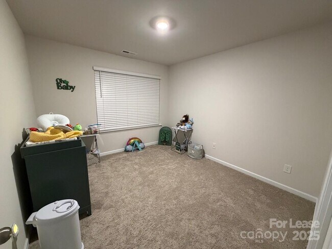 Building Photo - 403 Wescott St