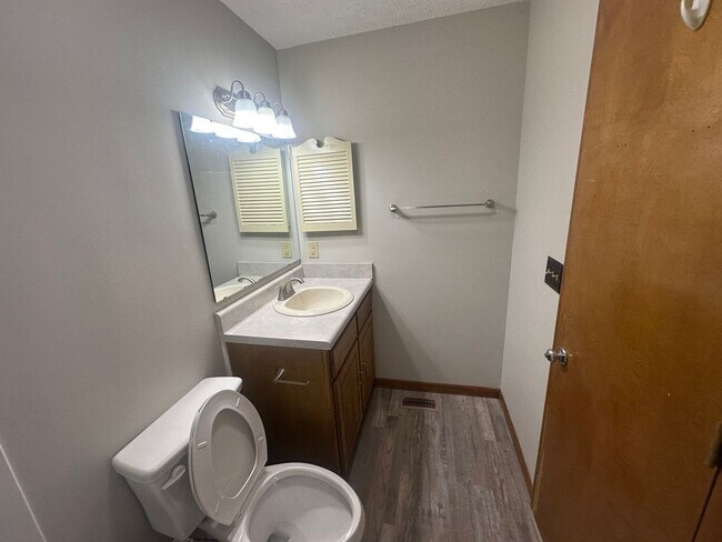 Building Photo - 1202 Huntsman