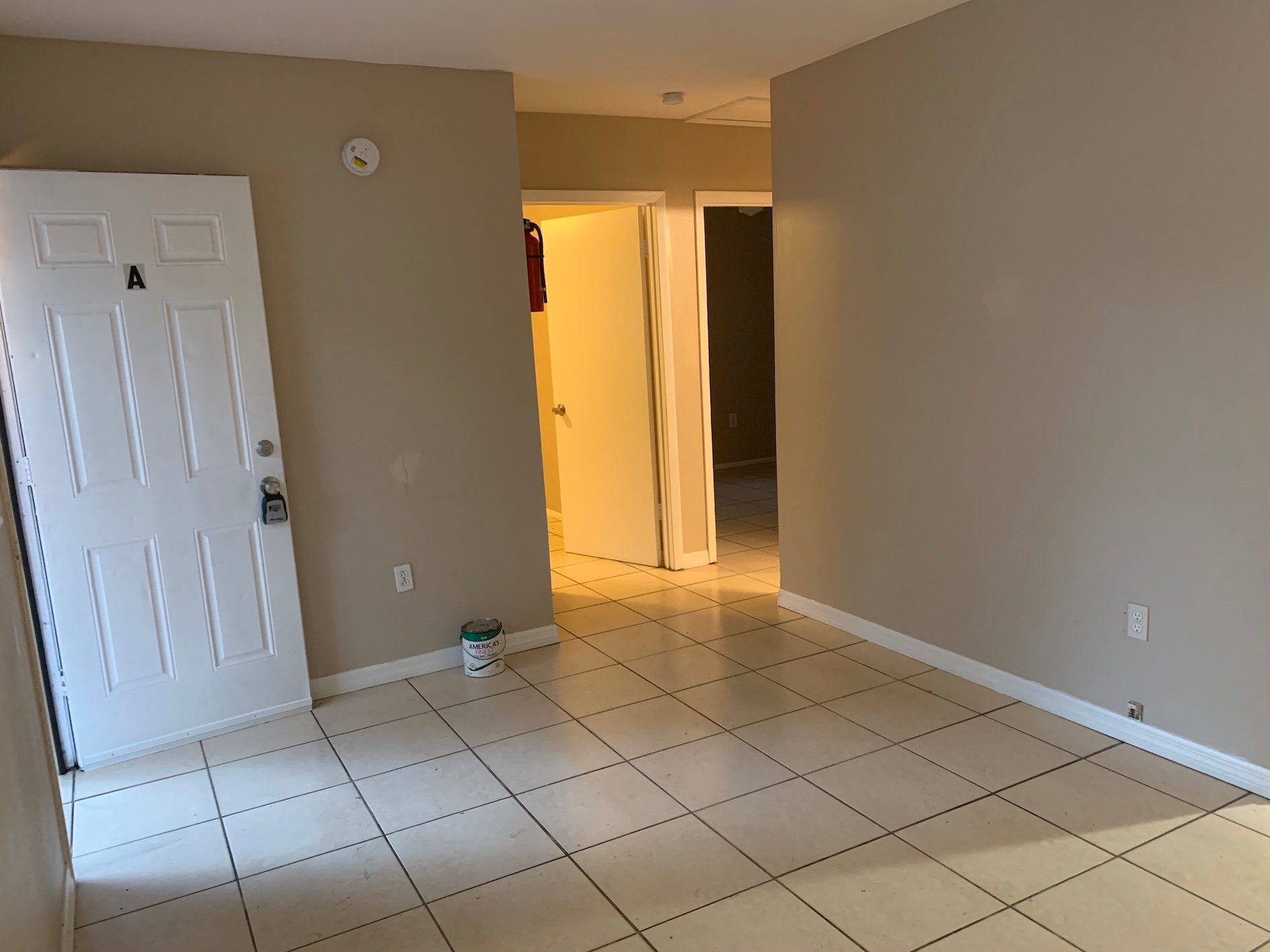 Building Photo - 10008 N Lantana Ave