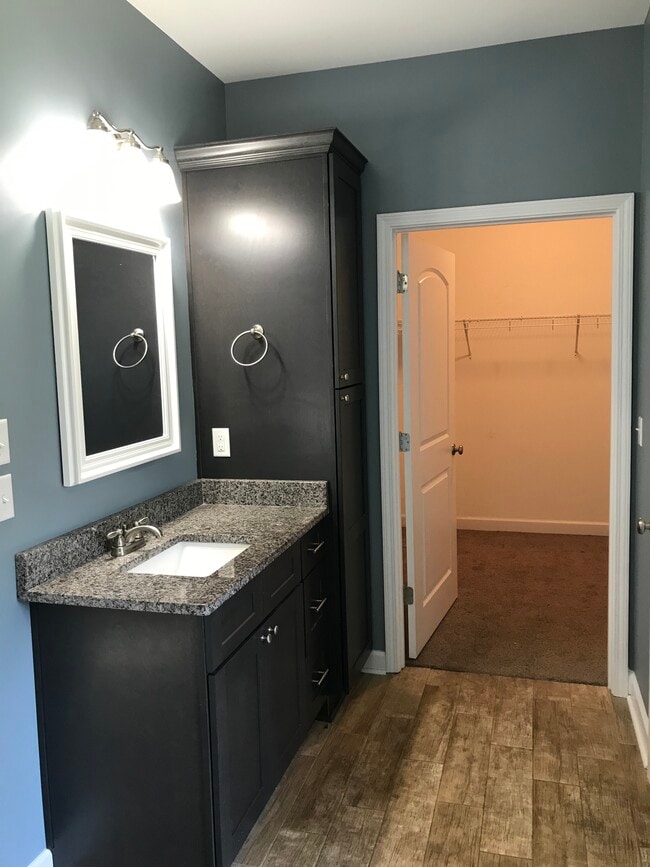 Building Photo - 4639 Headland Ave