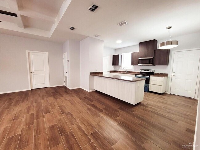 Building Photo - 18 Fuerte Ave