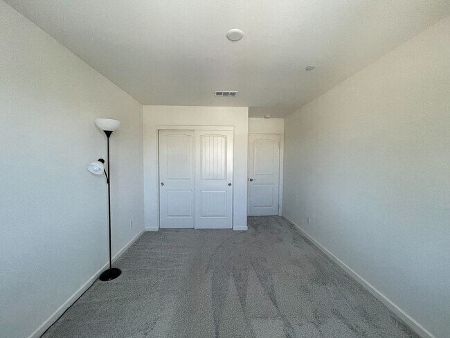 Building Photo - 5-Bedroom Home, Including In-Law Suite, in...