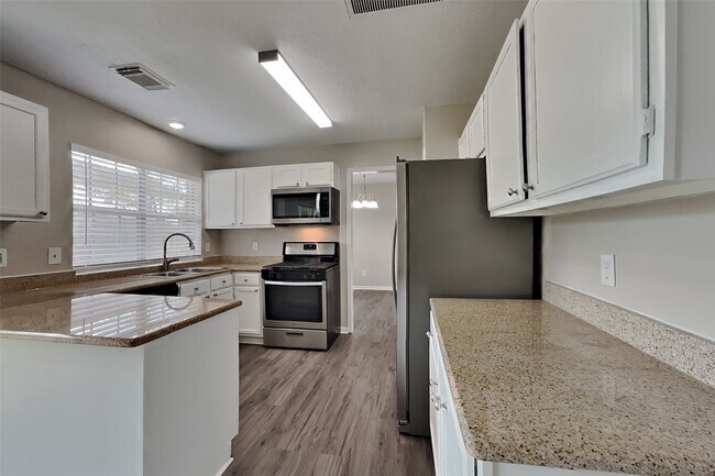 Building Photo - 10118 Prospect Hill Dr