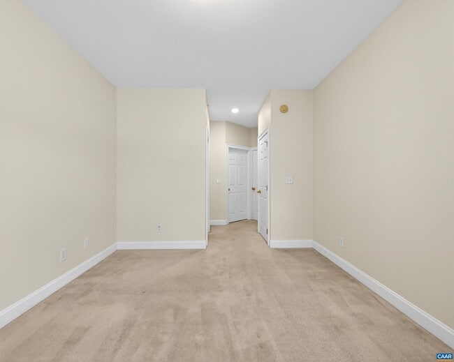Building Photo - 949 Glenwood Station Ln