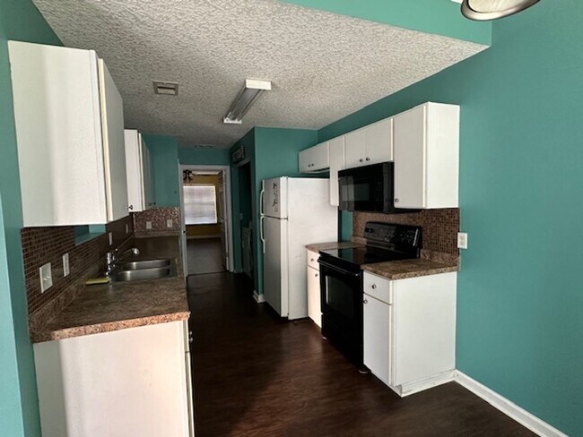 Building Photo - 4 Bedroom in Whispering Pines