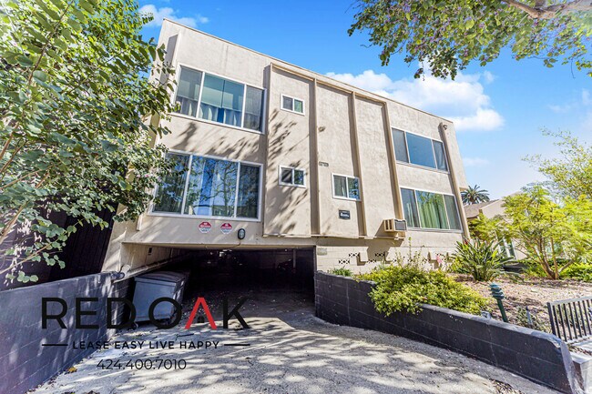 Building Photo - 819 N Edinburgh Ave