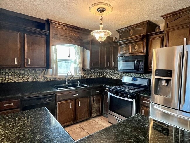 Building Photo - 3858 Scott St