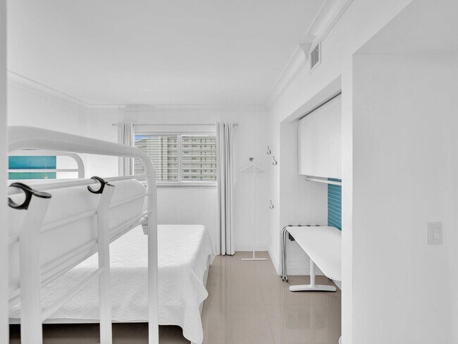 Building Photo - 3100 S Ocean Blvd