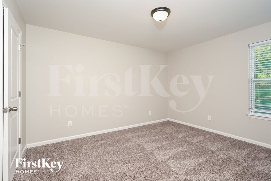 Building Photo - 2377 Dukes Hollow Ct