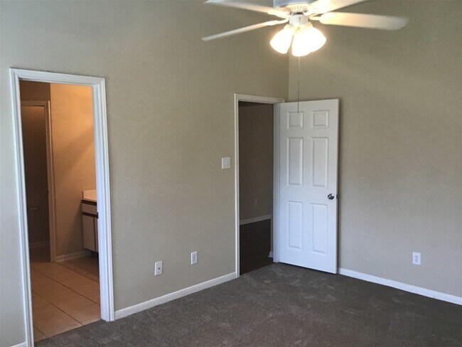 Building Photo - 5602 Darby Sq Trl