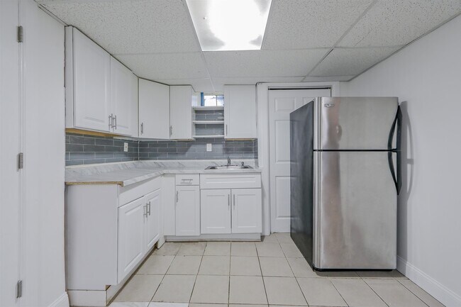 Building Photo - 212 69th St