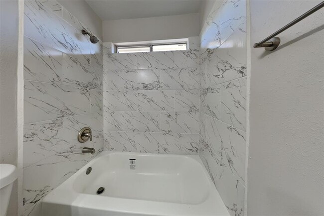 Building Photo - 7330 Parkland Manor Dr
