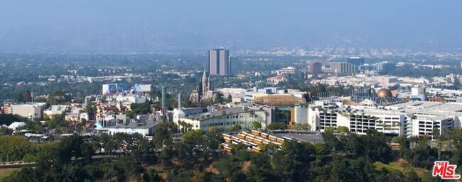 Building Photo - 3712 Broadlawn Dr