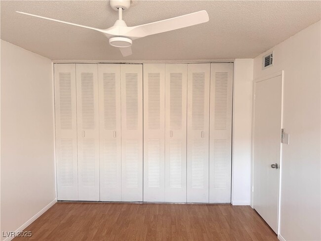 Building Photo - 350 E Desert Inn Rd