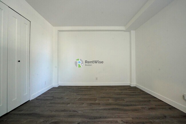 Building Photo - 846 Massachusetts Ave