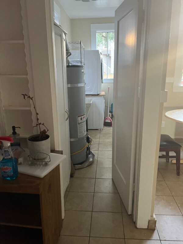 Building Photo - 652 Andover St