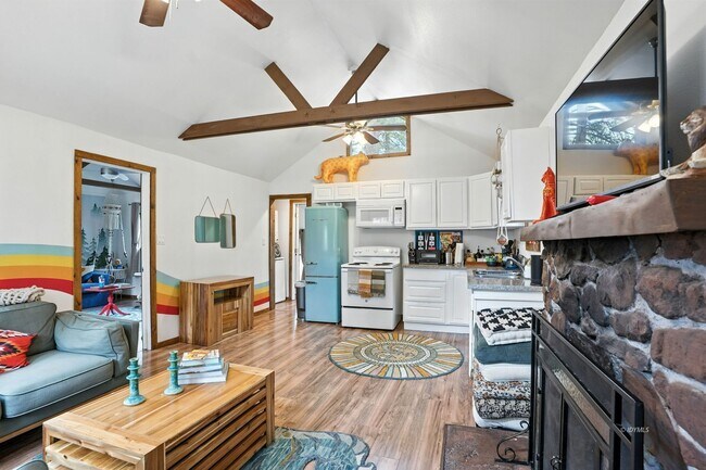 Building Photo - 2 Bd./1 Ba Main House w/ Studio + 3/4 Ba ADU Mountain Rental