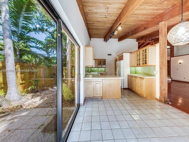 Building Photo - 9055 SW 78th Ct