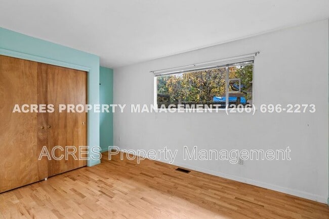 Building Photo - 7617 S Lakeridge Dr