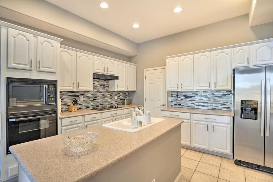 Building Photo - 15240 N Clubgate Dr