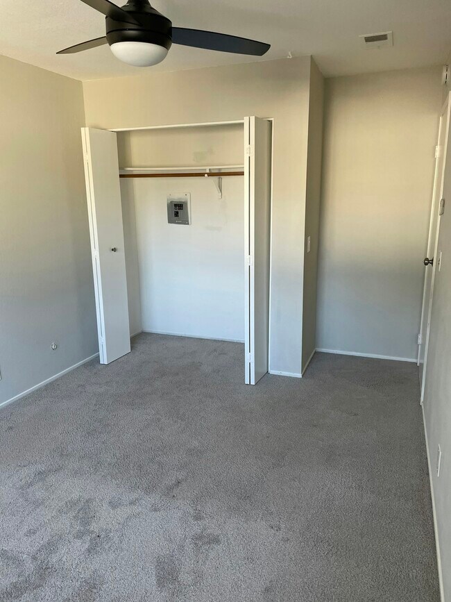 Building Photo - 1061 Mohr Ln