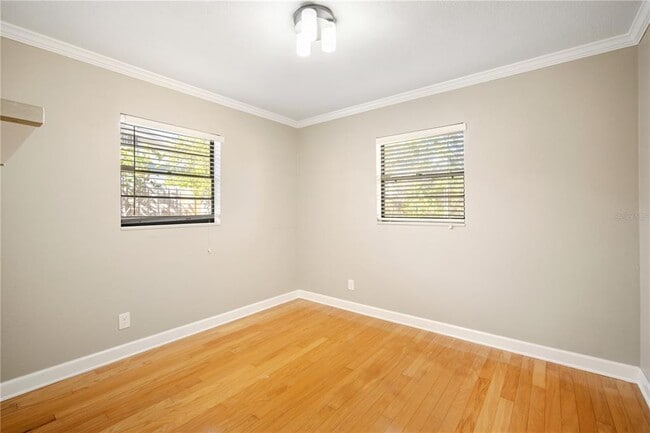 Building Photo - 3909 W Iowa Ave