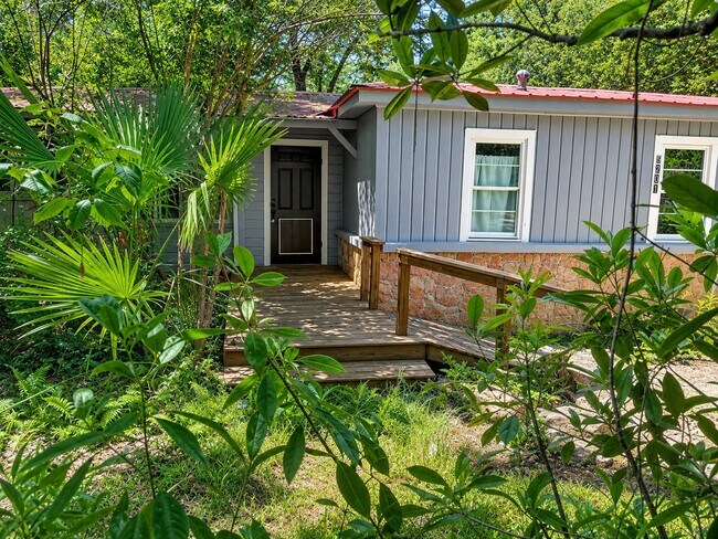 Building Photo - 5201 W Gate Hills Dr