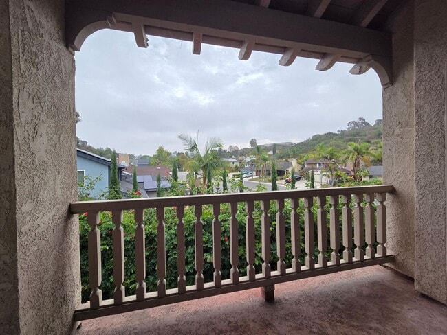 Building Photo - Adorable Rancho Del Oro Condo!