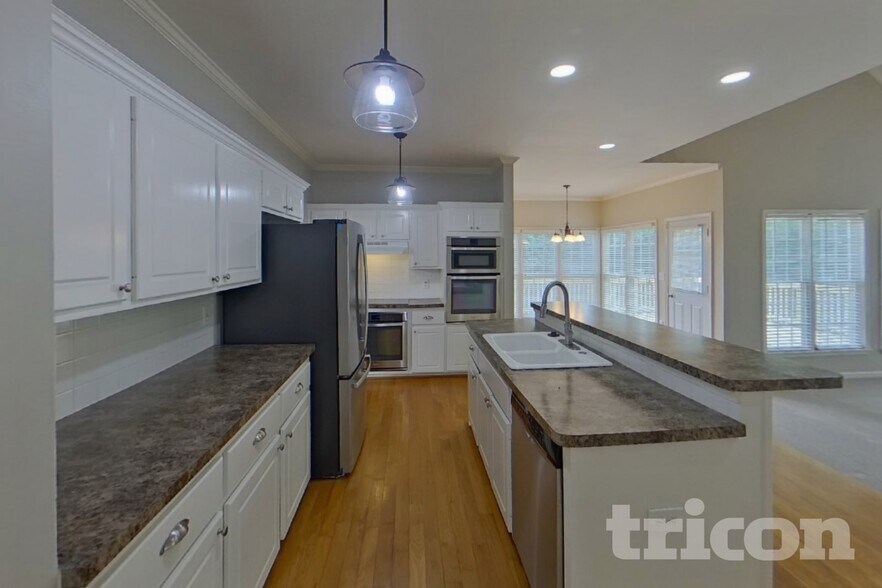 Building Photo - 1260 Castle Pointe Ln
