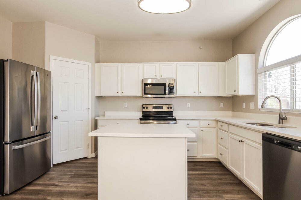 Building Photo - 2526 S 90th Glen