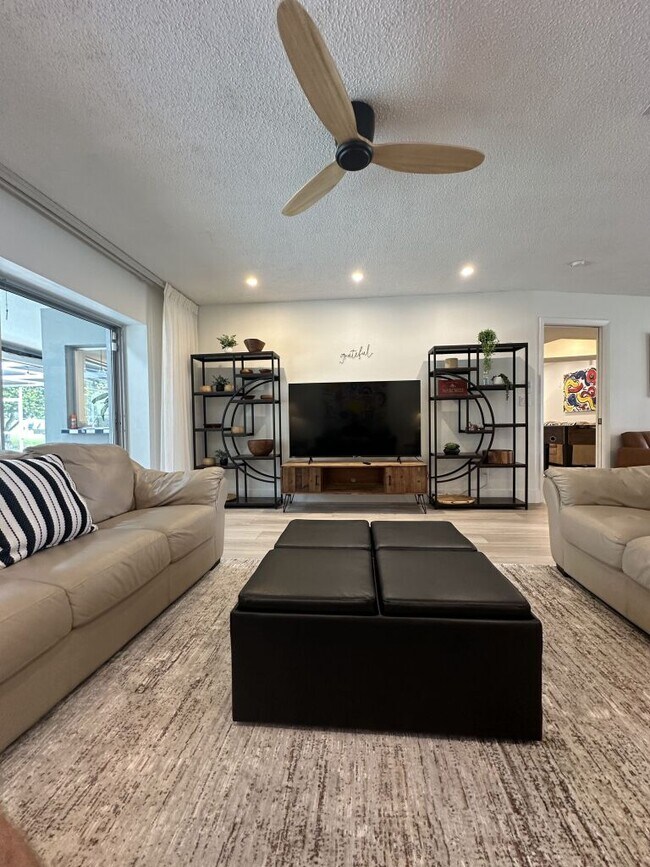 Building Photo - 2780 Landmark Dr