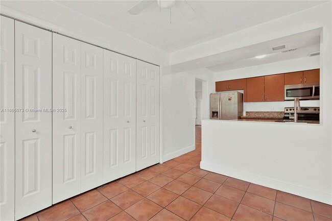 Building Photo - 15831 Palmetto Club Dr