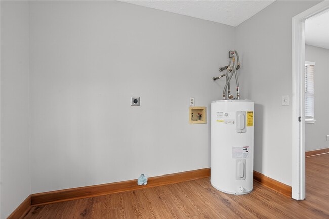 Building Photo - 601 Chateau Woods Pkwy Dr