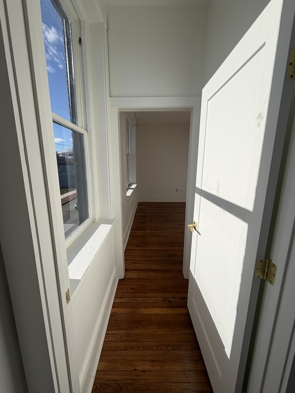 Building Photo - 901 Fifth Street - 202