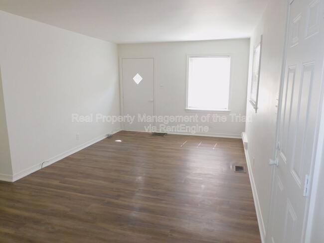 Building Photo - 1434 Argonne Blvd
