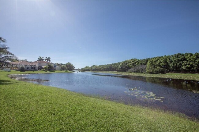 Building Photo - 777 Tanglewood Cir