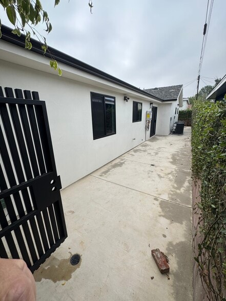 Building Photo - 4210 W 119th St