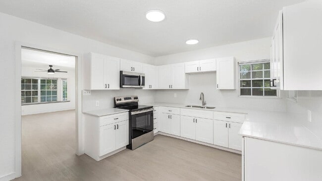 Building Photo - 1135 Ceralvo St