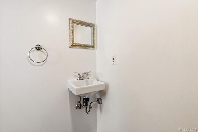 Building Photo - 1 2nd St