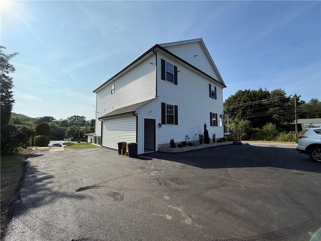 Primary Photo - 280 Morgan Ave