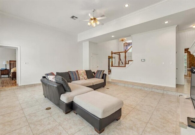 Building Photo - 4601 Valleybrook Cir
