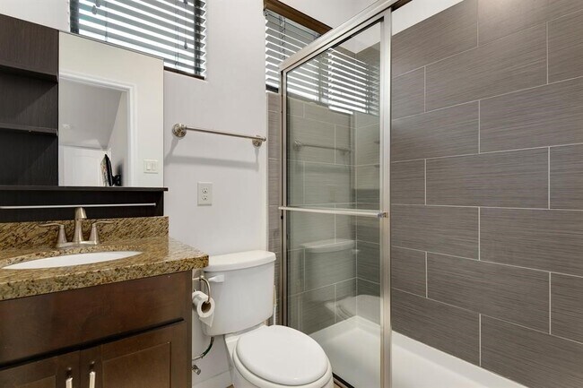 Building Photo - 1841 Radcliffe St