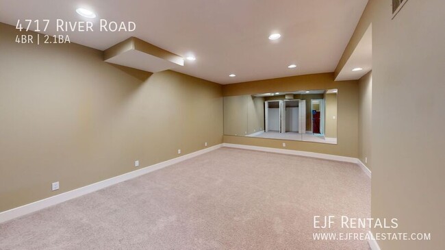 Building Photo - Bethesda/Friendship Heights Four Bedroom I...