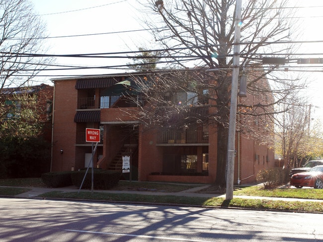 Building Photo - Peppertree Apts